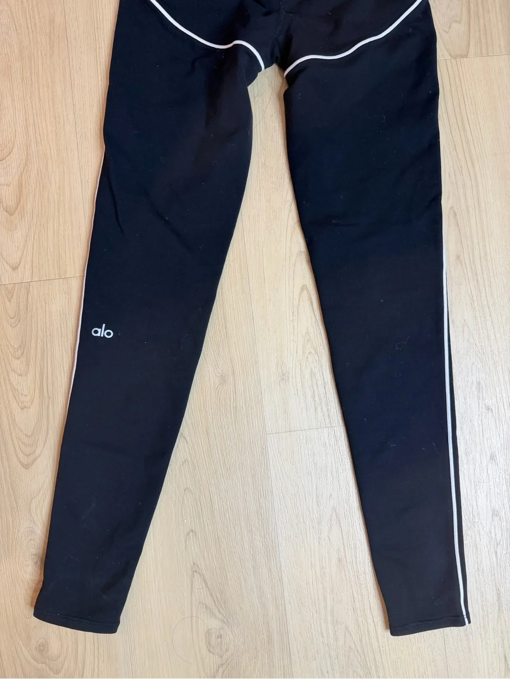 Alo Airbrush High-Waist Heart Throb Legging